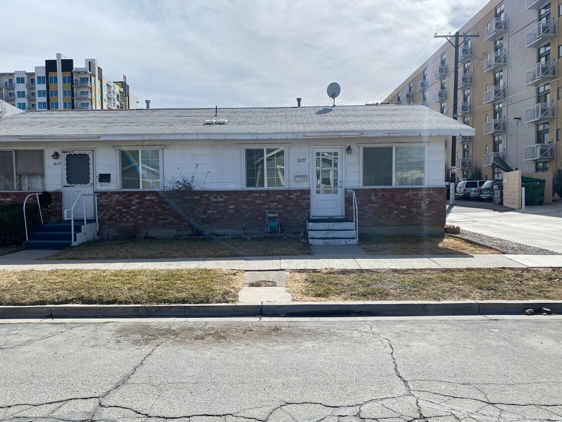 1019 D St, Sparks, NV 89431 Townhome Rentals in Sparks NV