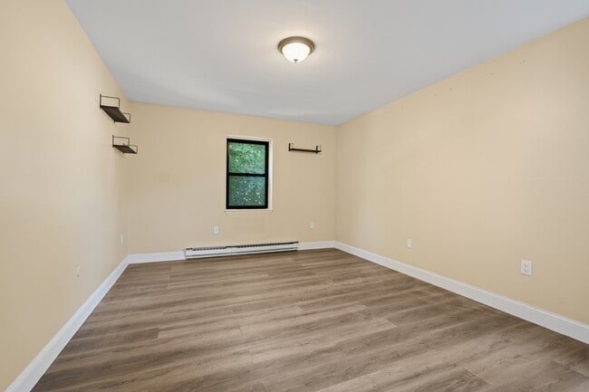 Building Photo - 417 Boulevard