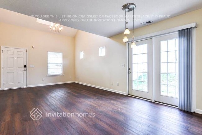 Foto del edificio - 3047 Bracey Pl