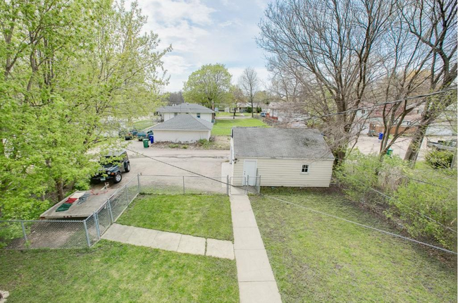Building Photo - 988 Randolph Ave
