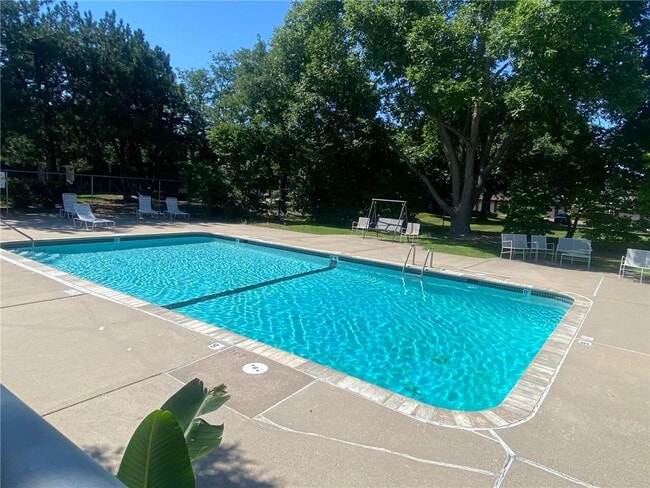 Building Photo - 7350 York Ave S