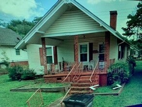 Building Photo - 14 Iselin St