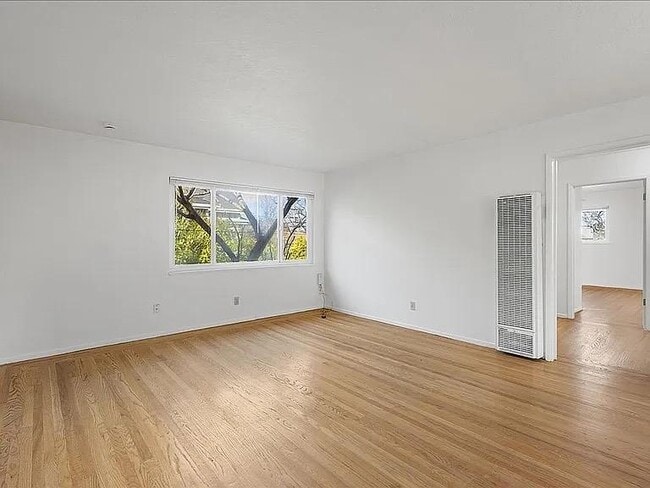 Building Photo - 610 Santa Clara Ave