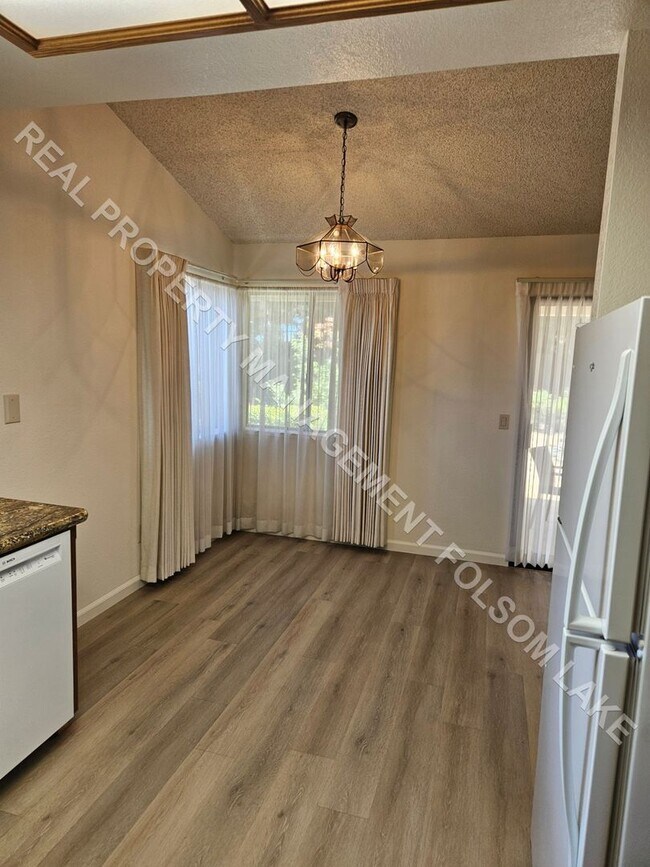 Foto del edificio - Coming Soon!! 3bd 2ba home on Quiet Court in Folsom