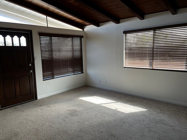 Front room - 154 San Fernando Ave