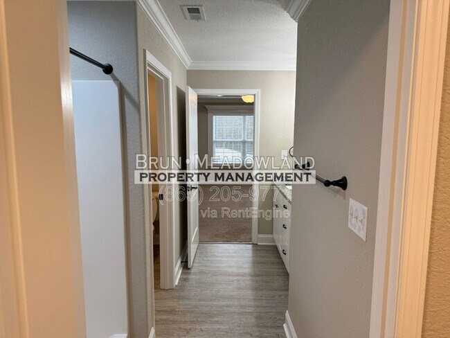 Foto del edificio - 3869 Doral Dr