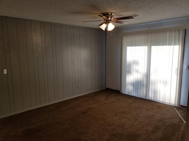 Building Photo - 5133 S Briarwood Dr