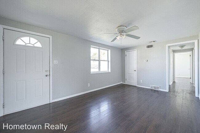 Building Photo - 3 br, 1 bath House - 4016 SE 22nd Street