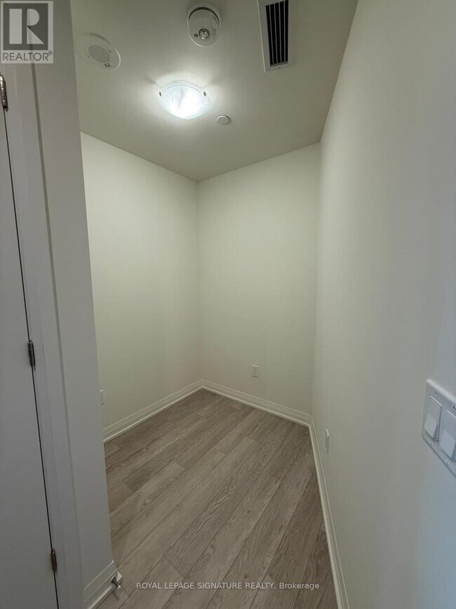 Photo du bâtiment - 3006 William Cutmore Blvd