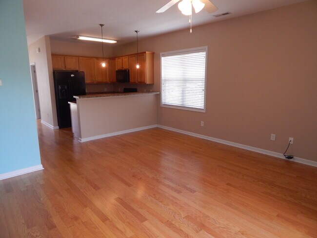 Photo - End Unit 3 Bedroom/3 Bath in Saylor's Watc... House