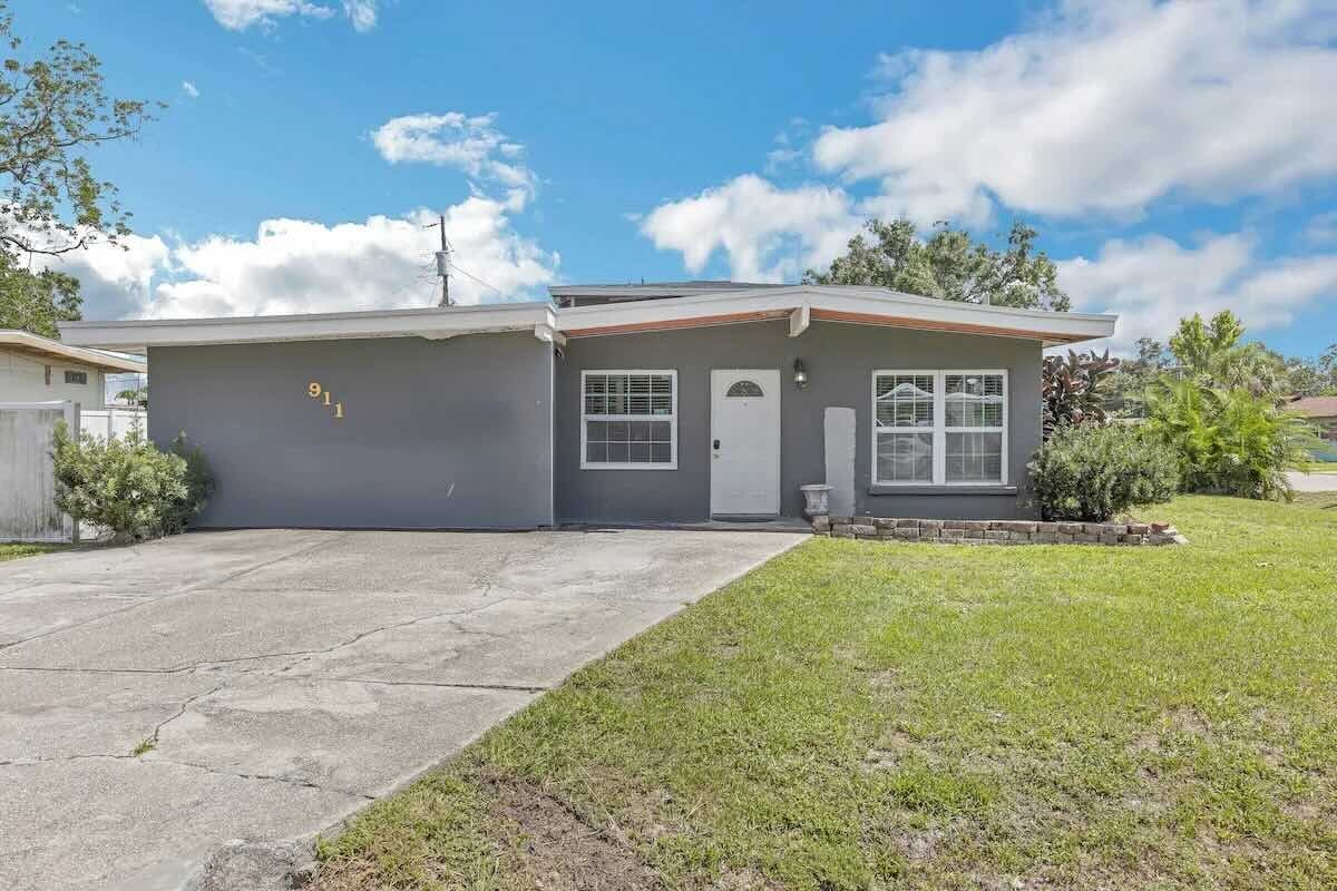 Photo - 911 26th St Ct E (Palmetto, FL)