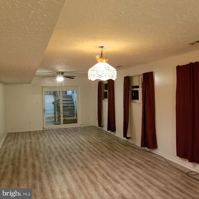 Foto del edificio - 340 Edgewood Rd