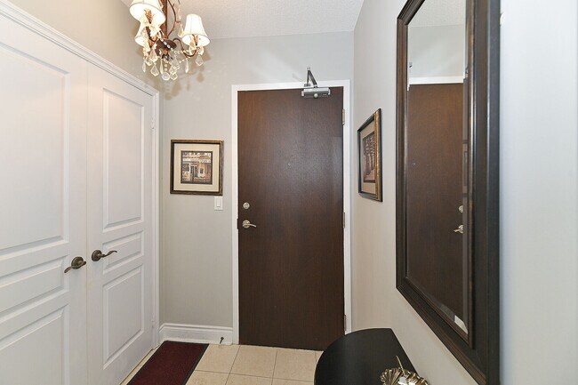 Building Photo - 10 Delisle Ave