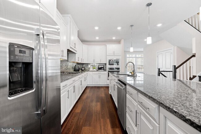 Foto del edificio - 6403 Totteridge St