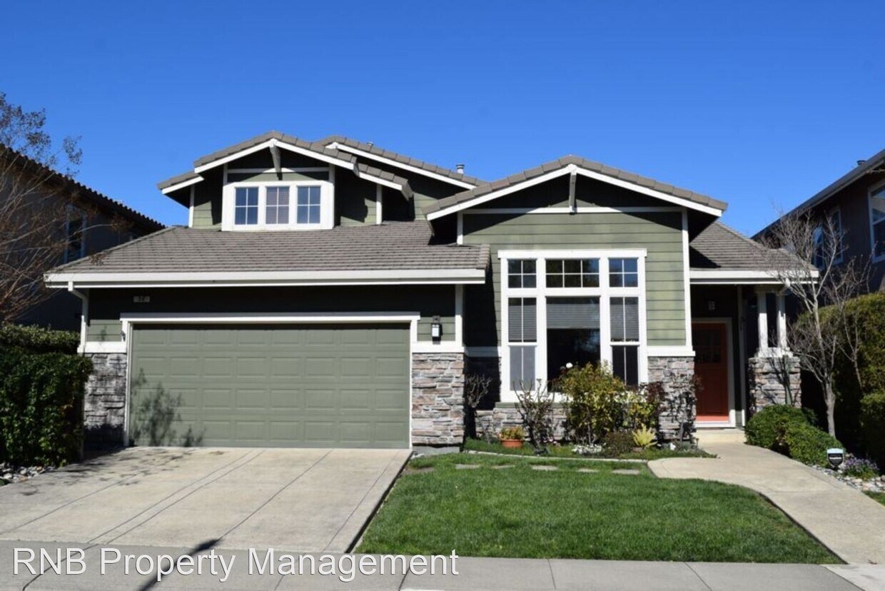 Foto principal - 4 br, 2.5 bath House - 58 Richardson Road