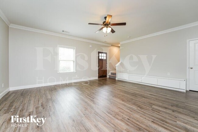 Foto del edificio - 1035 Sutherland Dr