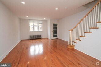Building Photo - 716 Manton St