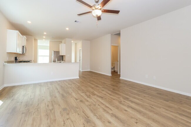 Foto del edificio - 15647 Plum Brk Dr