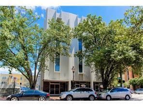 Building Photo - 112 E Clay St