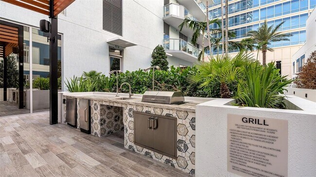 Foto del edificio - 225 1st Ave N