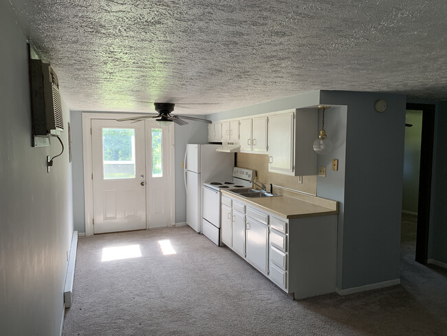 Building Photo - 3840 Mona Dr