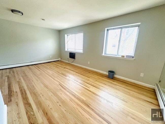Foto del edificio - South Canarsie 4 Bed/2.5 Bath Beautiful Ho...