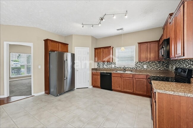 Building Photo - 620 Buck Cherry Way