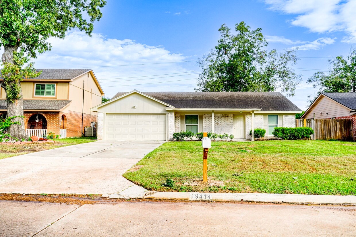 Primary Photo - 19414 Leafwood Ln