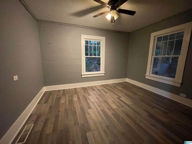 Building Photo - Newly Renovated 3 Bedroom Pinson Area