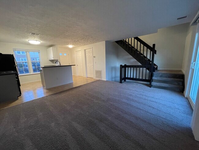 Building Photo - 2133 Chapel Dr