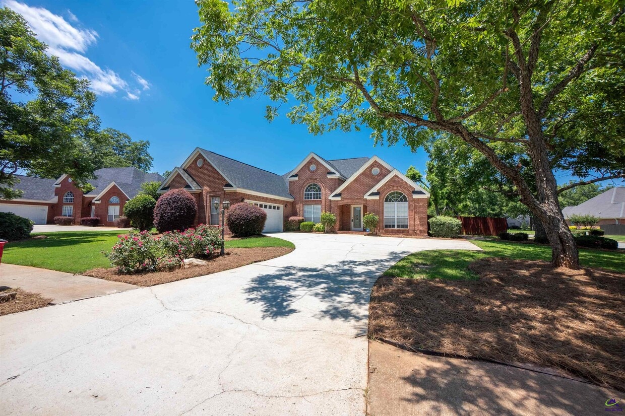 Foto principal - 116 St Marlo Dr