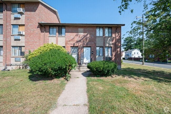 Building Photo - 20 Henderson Dr