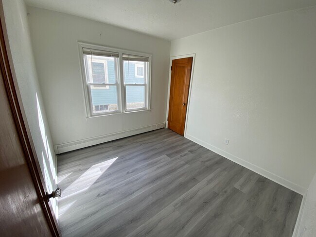Building Photo - 1112 S Mulberry St