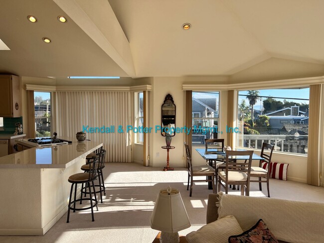 Foto del edificio - Ocean Views in Seacliff – Furnished 4BR/3B...