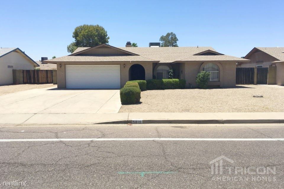 Primary Photo - 5819 W Grovers Ave