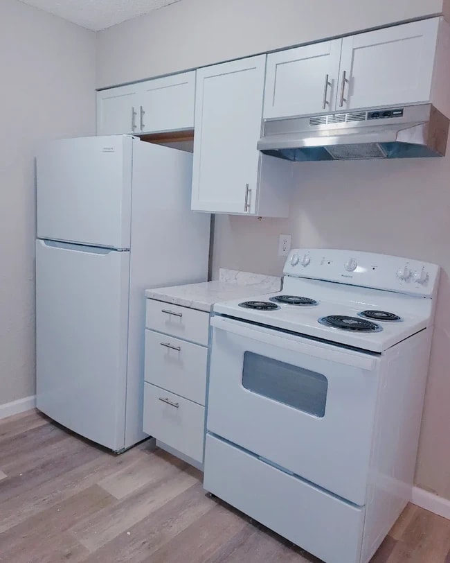 Building Photo - Knollwood