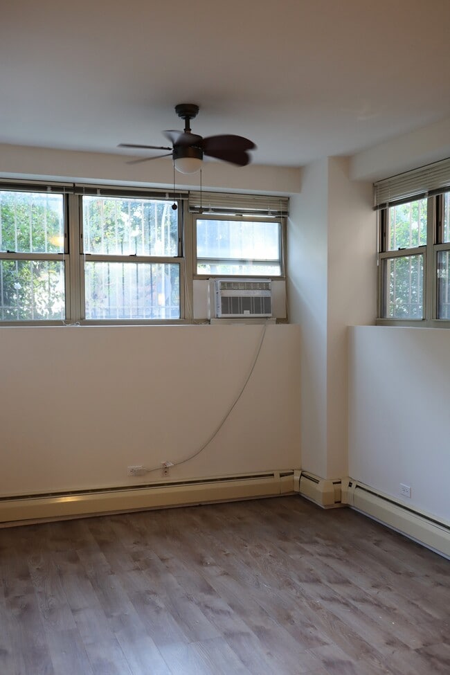 Building Photo - 5412 S Drexel Ave