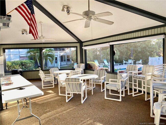 Foto del edificio - 10501 SE Croft Ct