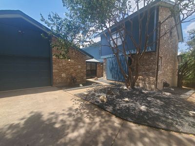 Foto del edificio - 9217 Knoll Crest Loop