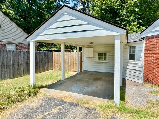 Building Photo - 3986 Vernon Ave