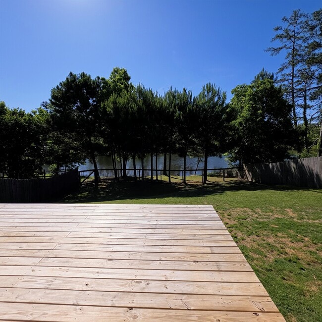 Building Photo - 8824 Sullivans Dr