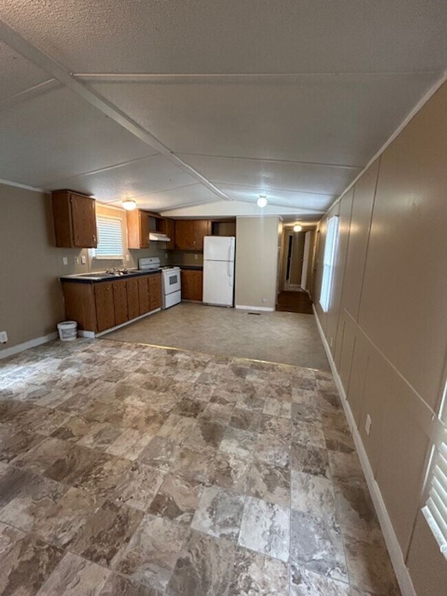 Foto del edificio - 3-bedroom, 2-bath mobile home