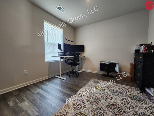 Building Photo - 1603 U W Clemons Dr