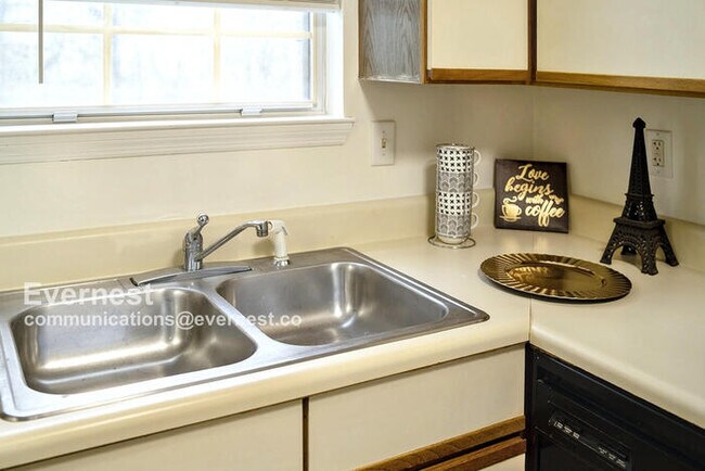 Foto del edificio - 4811 Brighton Ln