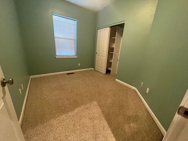 Building Photo - 2301 NE Mary Rose Pl