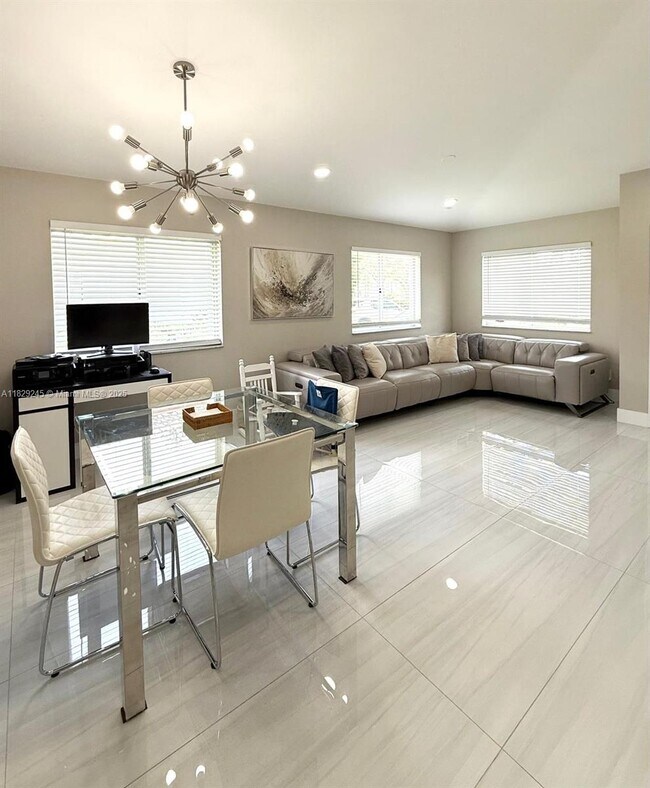 Foto del edificio - 20851 NW 4 St