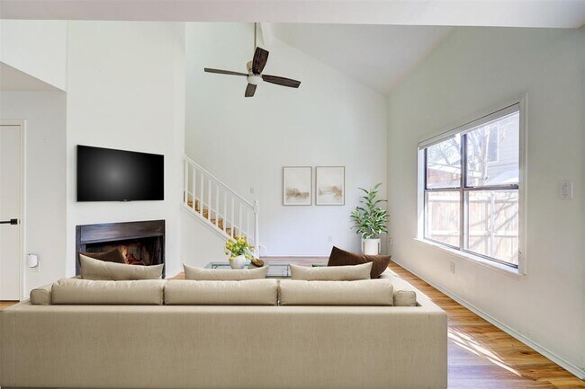 Foto del edificio - 512 Eberhart Ln