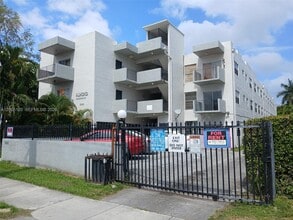 Building Photo - 13655 NE 3rd Ct