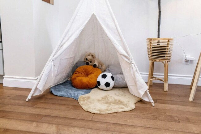 Photo du bâtiment - 10510-10132 132 St NW