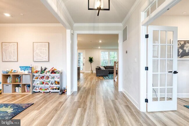 Foto del edificio - 7679 Cross Creek Dr